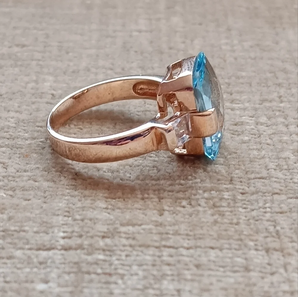 Gold Tone over Sterling Silver Set Blue Multi-faceted Center Rhinestone Ring